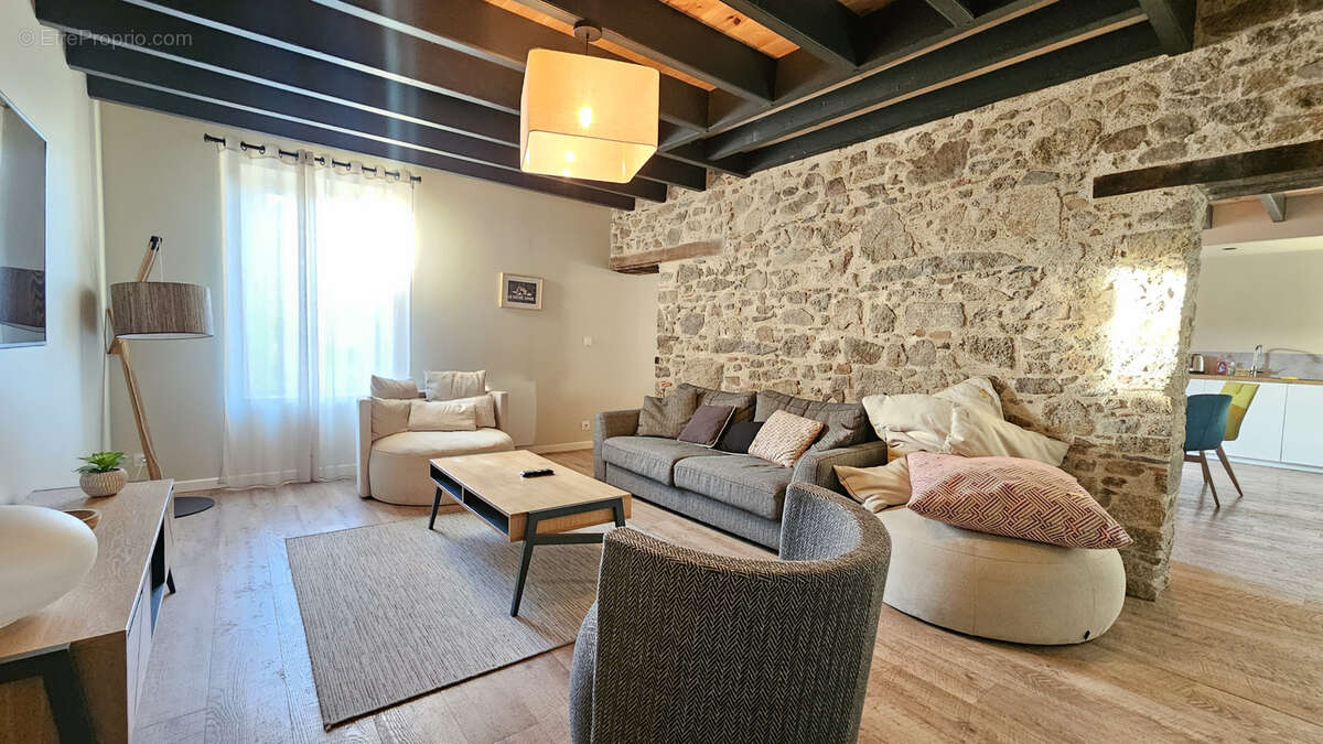 Maison à LES HERBIERS