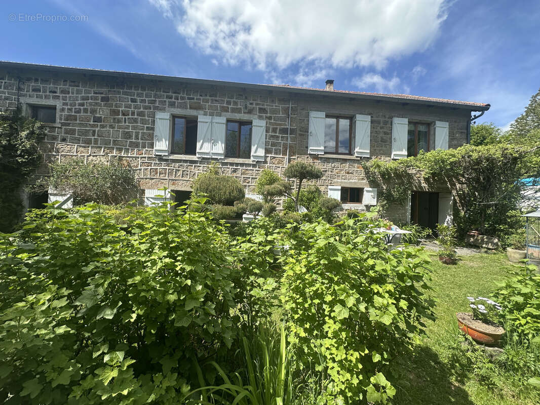 Maison à PRESAILLES