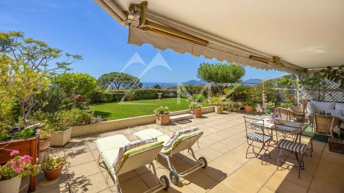 Appartement à LE CANNET