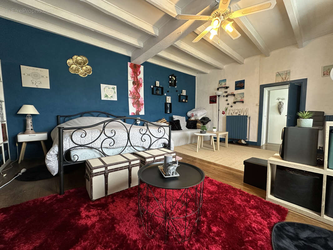 Maison à CHALLIGNAC