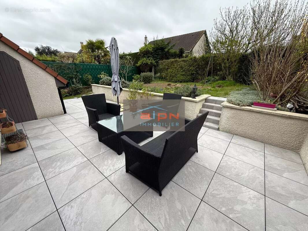 Maison à SAINT-ETIENNE-DU-ROUVRAY