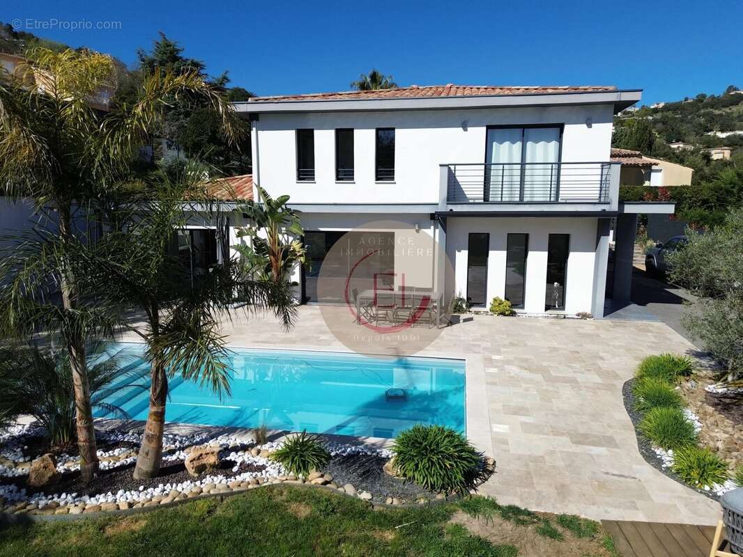 Maison à LES ADRETS-DE-L'ESTEREL