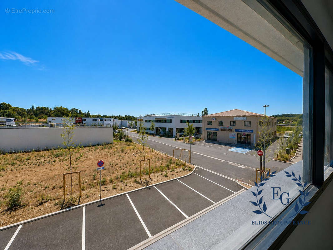 Commerce 250 m² à Saint-Maximin-La-Sainte-Baume  - photo 7