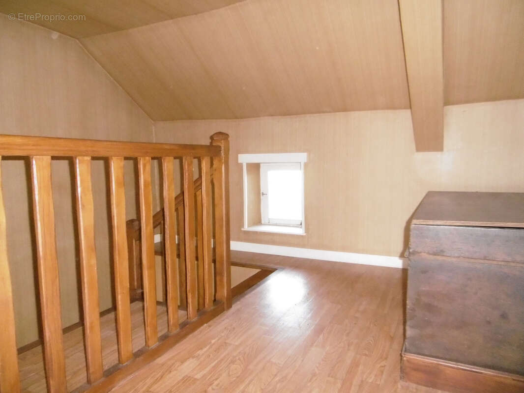 Maison à SAINT-CHRISTOPHE-EN-BRIONNAIS