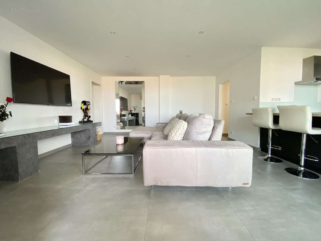 Sète, Quartier Haut, bel appartement avec loggia et terrasse, - photo 8