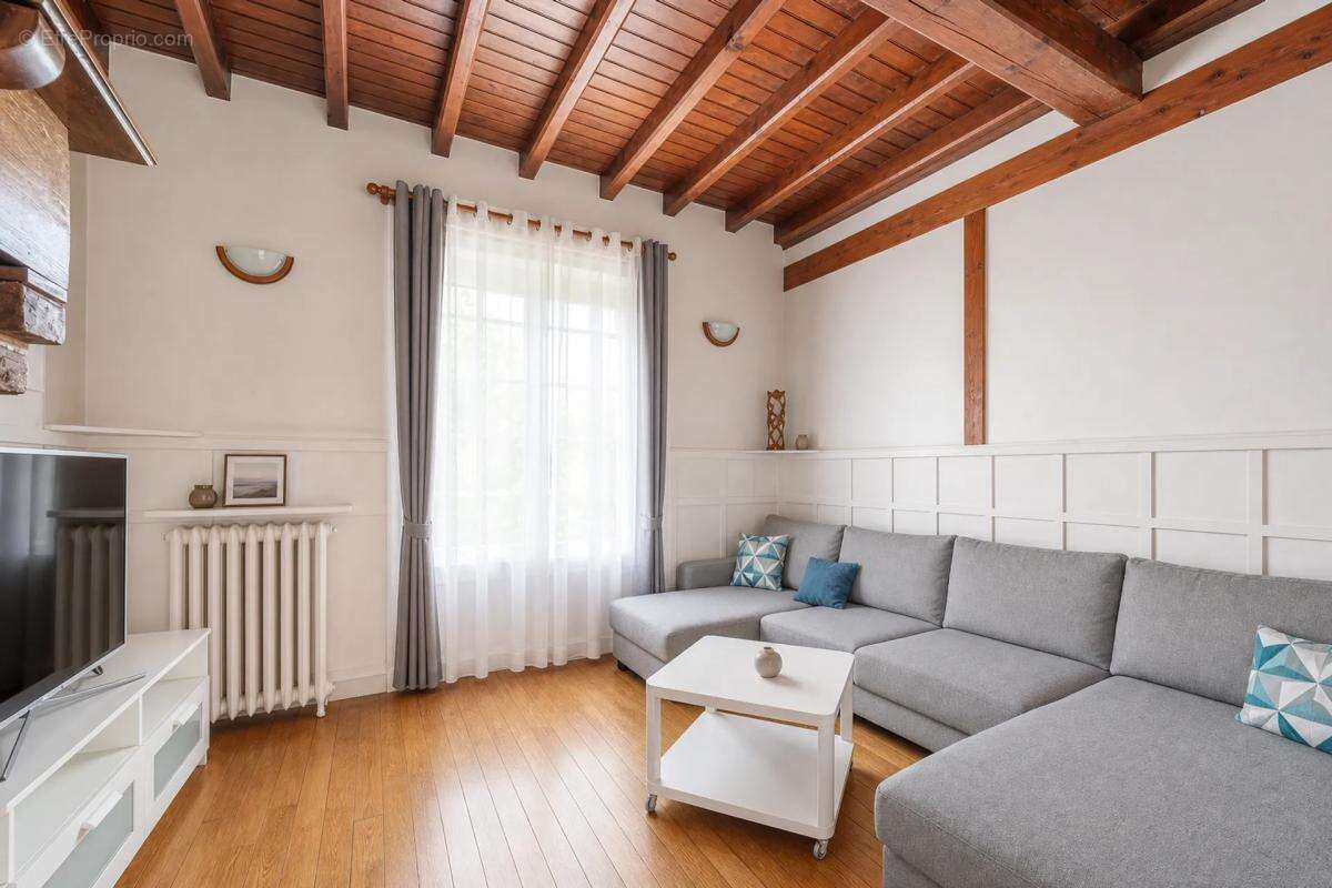 Maison à MONTEVRAIN