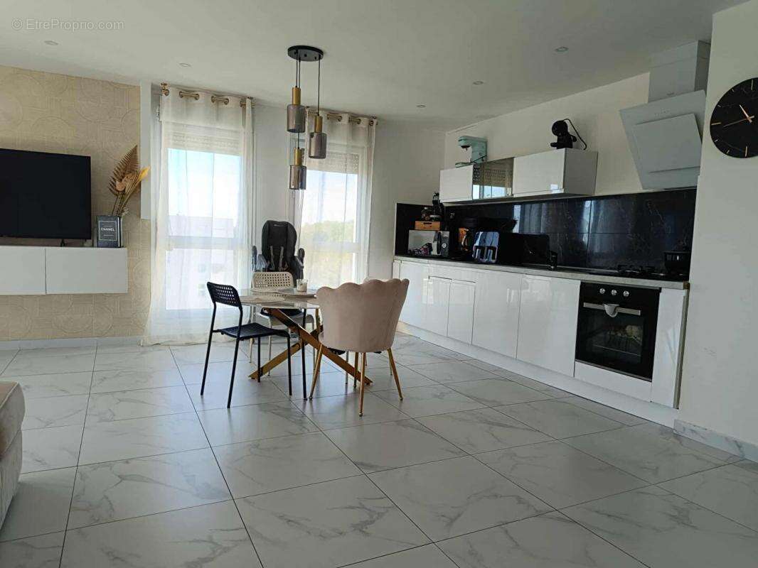 Appartement à PORT-DE-BOUC