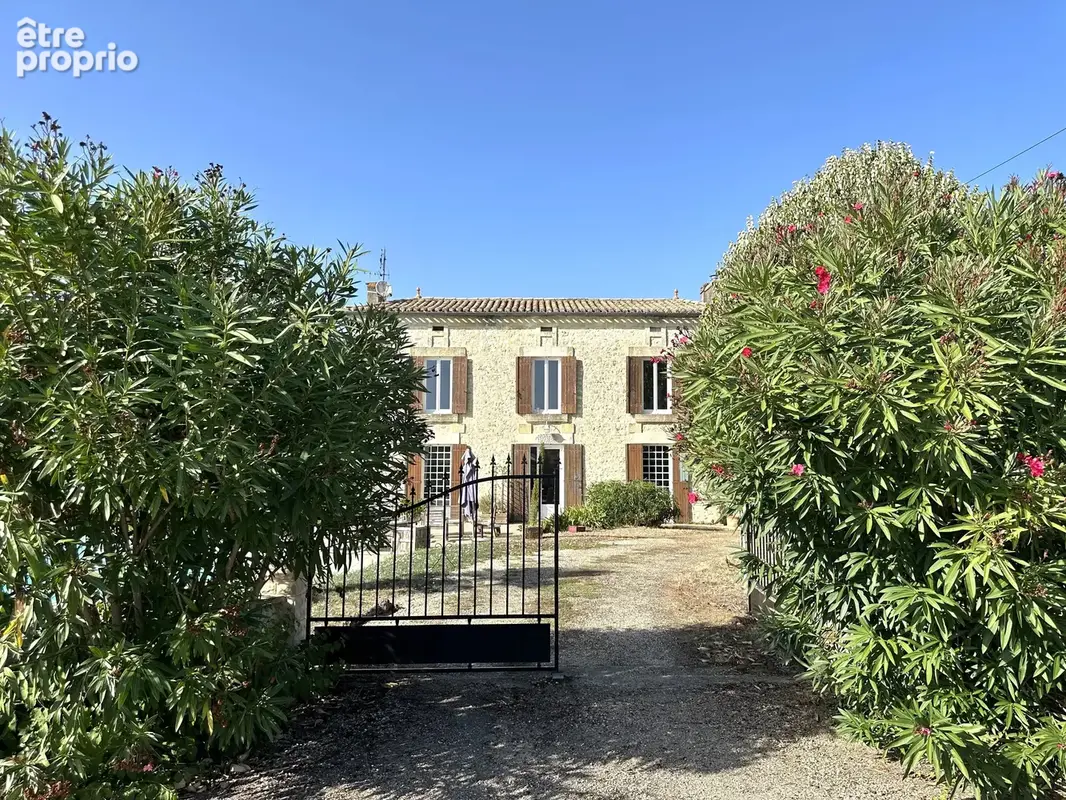 Photo Maison à Sainte-Foy-La-Grande au prix de 349 700€