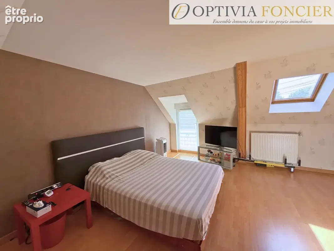 MAISON T7 - BRUZ - Quartier prisé - 190 m2 - 997 m2 de terrain clos - photo 11