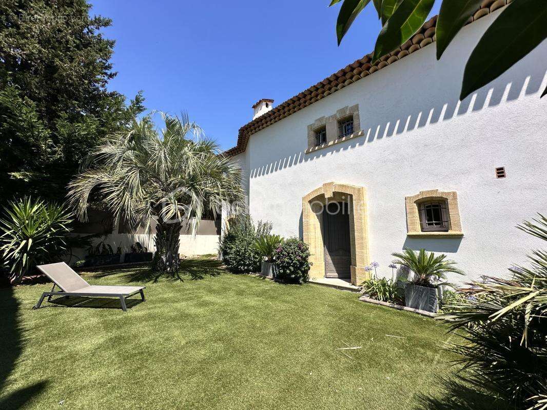 Cannes - petit juas - a vendre -  villa de charme 177m2 - jardin, piscine chauffée, double garage - au calme a 10min de la crois - photo 20