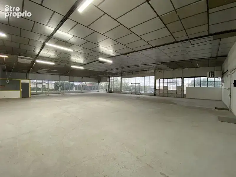 Commerce 1000 m² à Montbrison  - photo 6