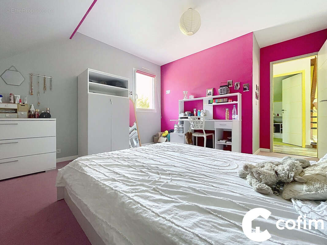 Maison 150 m² à Assat  - photo 7