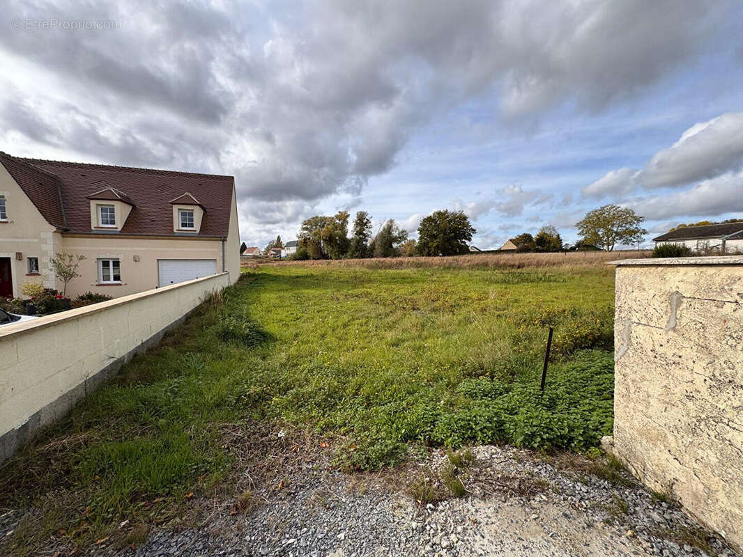 Terrain à NOYON