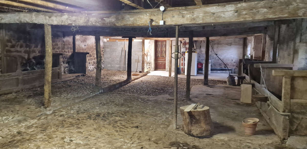 Maison à PAILHEROLS