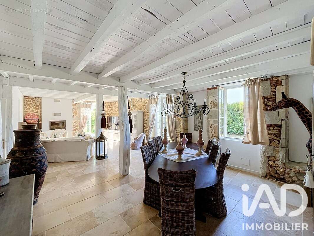 Maison 500 m² à Saint-Aubin  - photo 8