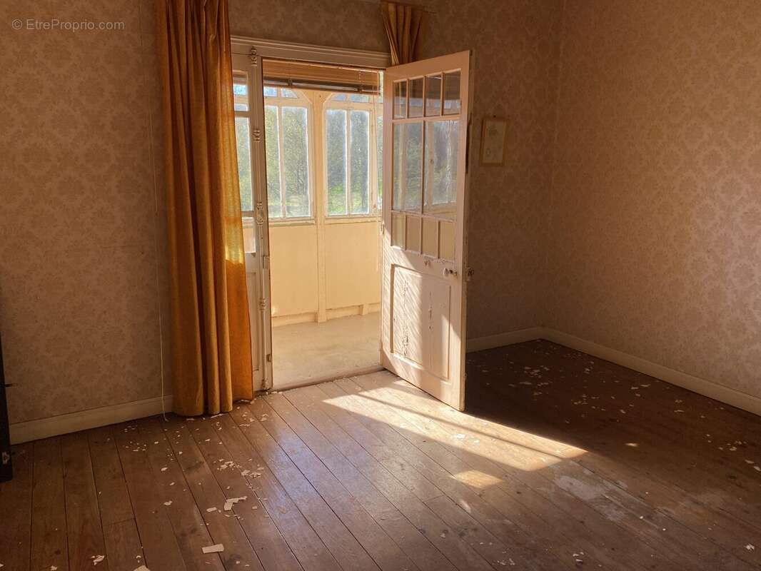 Maison à EYMOUTIERS