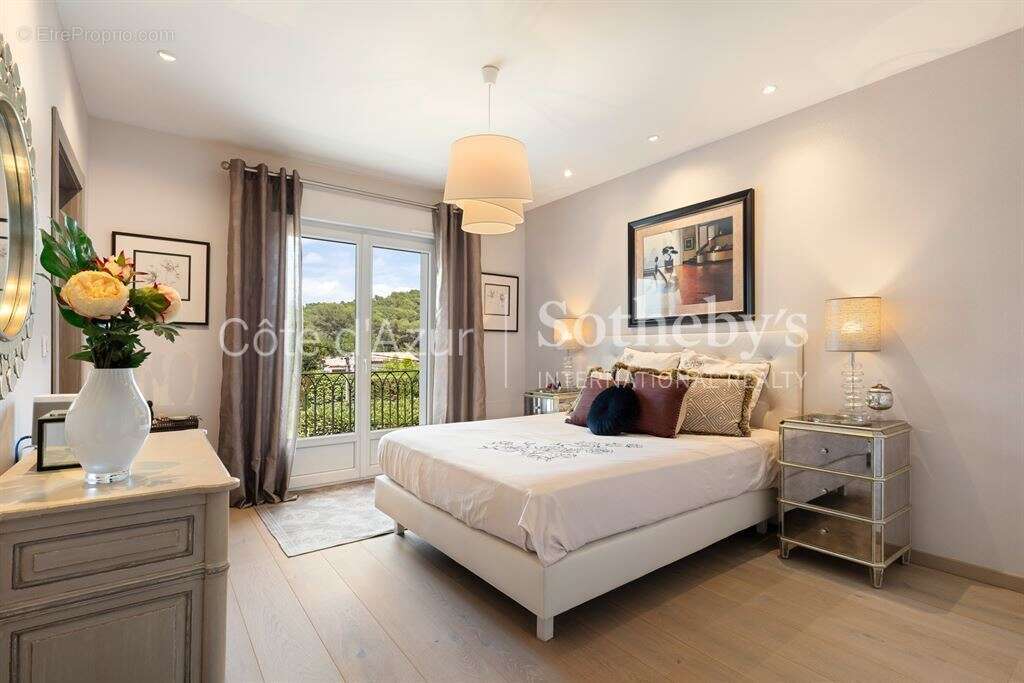 Maison à MOUGINS