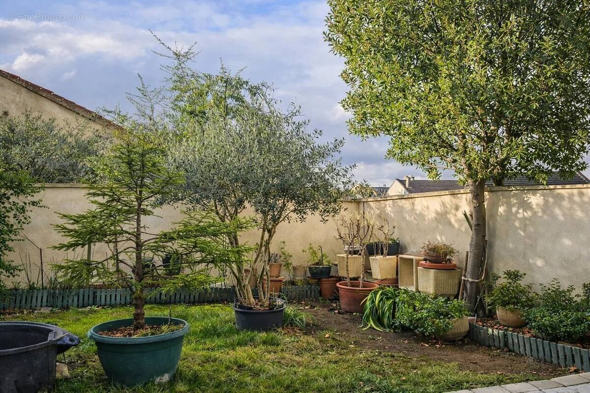 Maison à SAINT-MAUR-DES-FOSSES