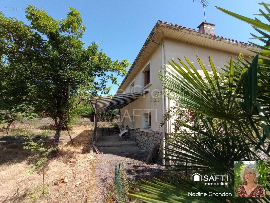 Photo 1 - Maison à CHALAIS