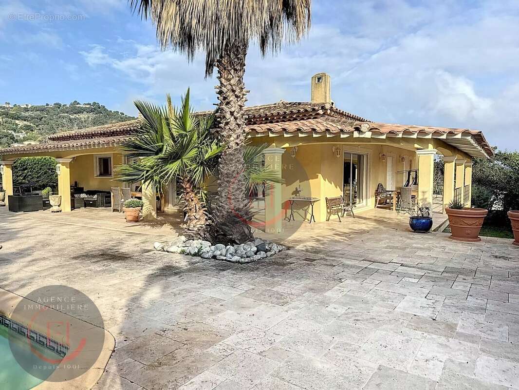 Maison à LES ADRETS-DE-L&#039;ESTEREL