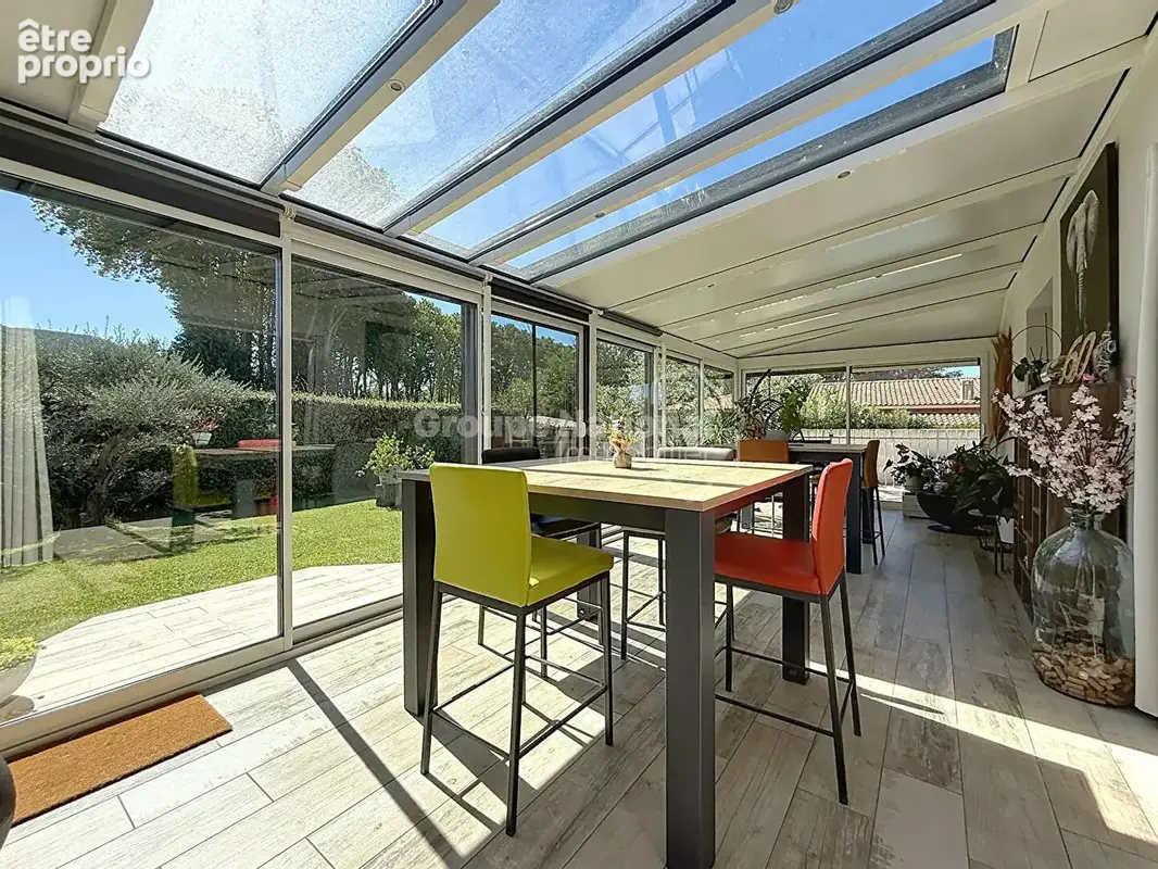 Villa avec piscine et vue sur le Luberon de 205 m² - photo 6