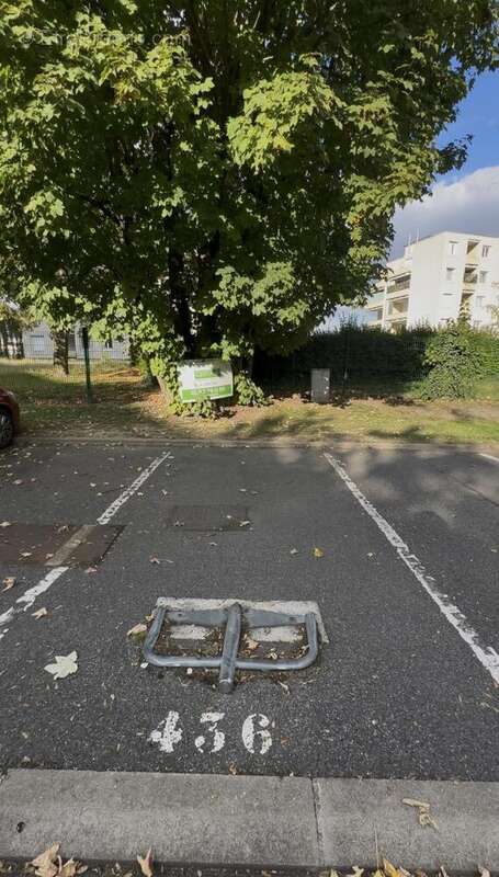 Parking à DEUIL-LA-BARRE