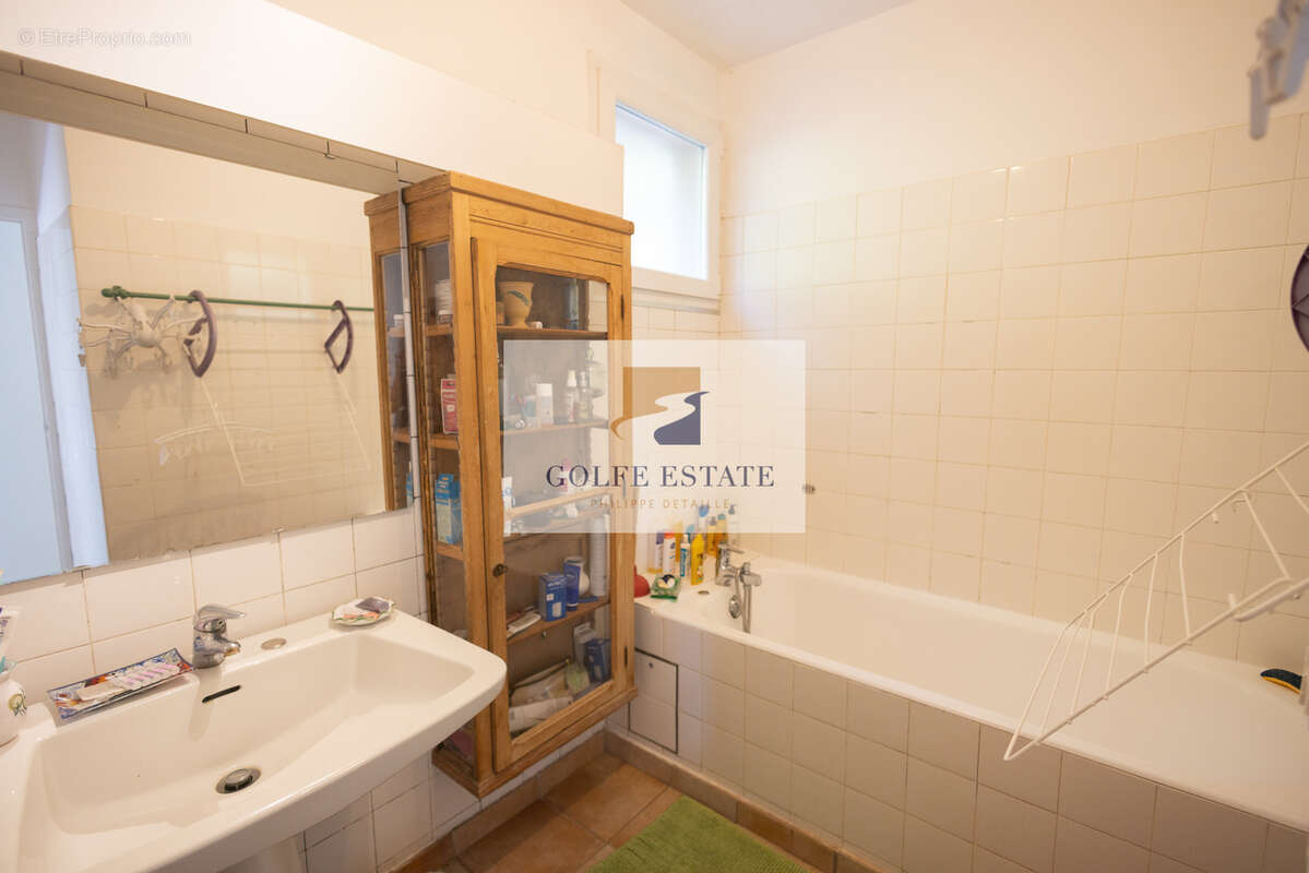 EXCLUSIVITÉ : Maison mitoyenne avec piscine, vue mer, 4 chambres - photo 9