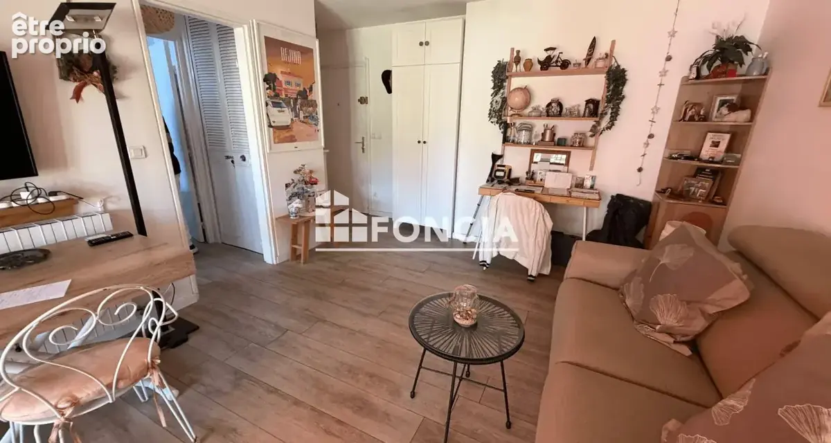 Hyeres centre grande terrasse sud + parking - photo 2