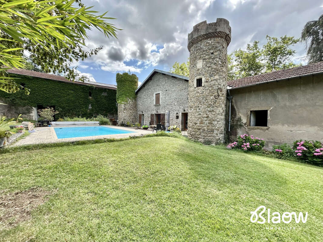 700 m² à Givors  - photo 2