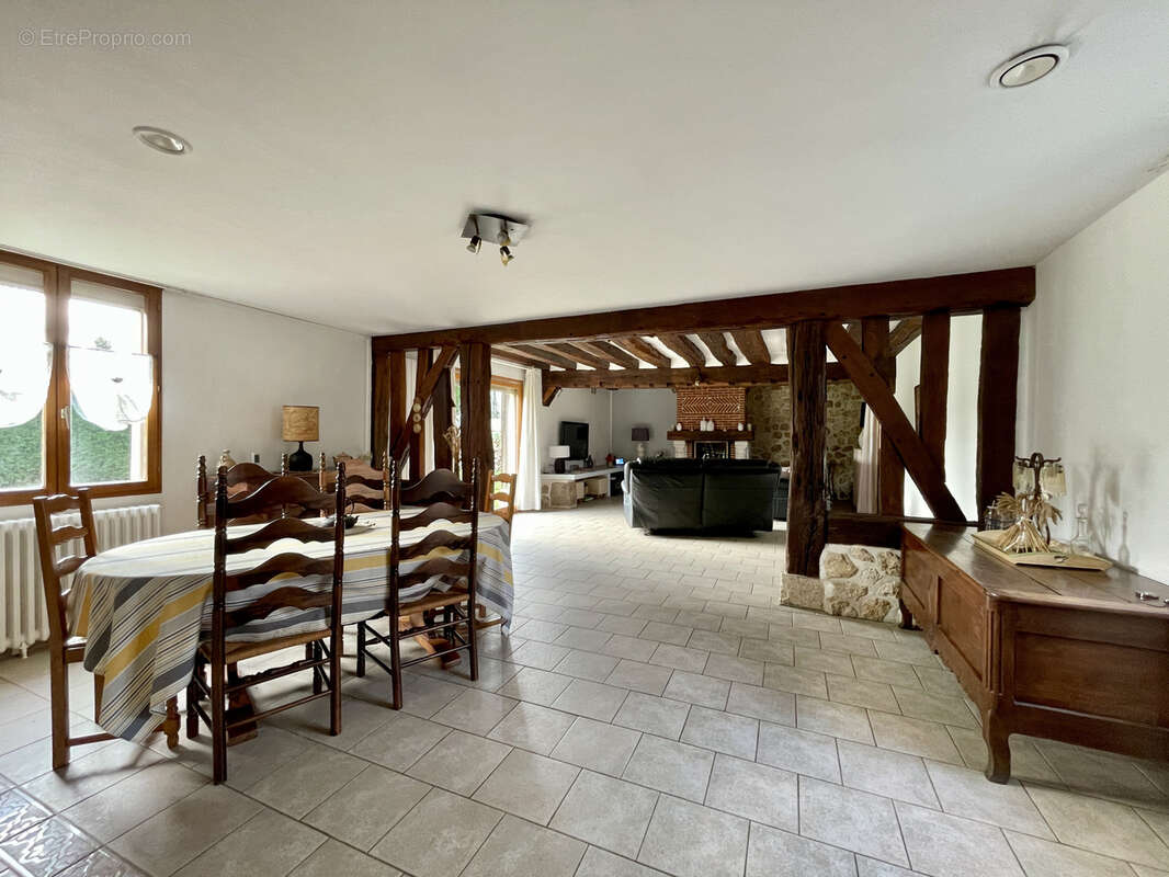 Maison à ARNIERES-SUR-ITON