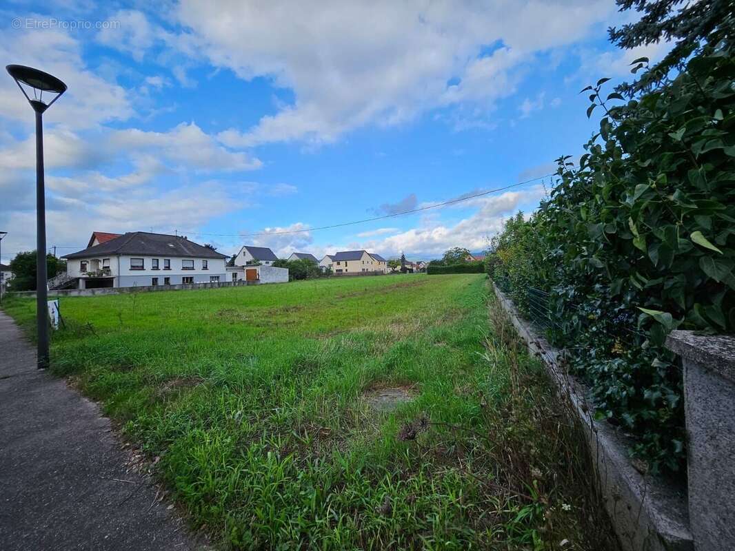 Terrain à HOUSSEN