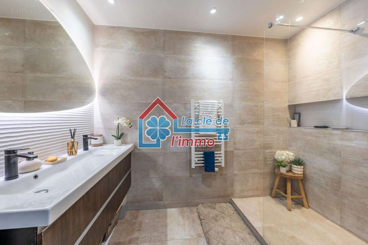 Appartement à MOISSY-CRAMAYEL