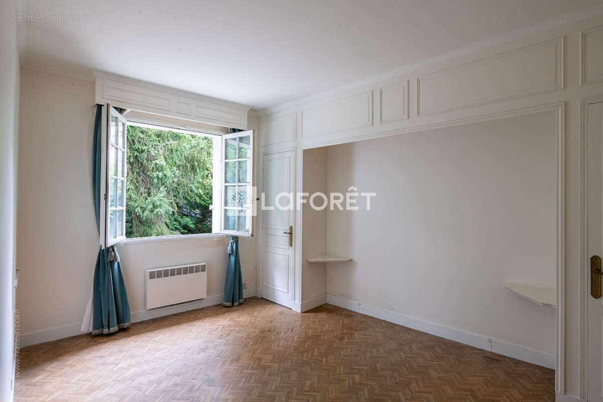 Maison à LA CELLE-SAINT-CLOUD