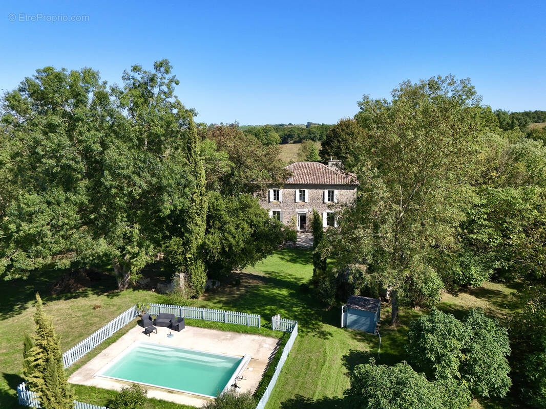 Maison à TOMBEBOEUF