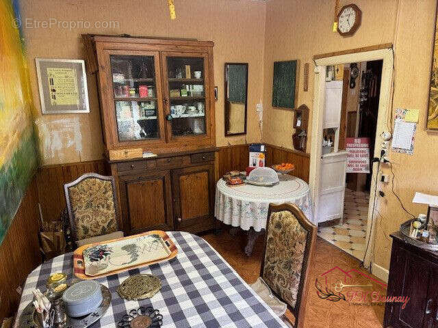 Maison à LIVINHAC-LE-HAUT