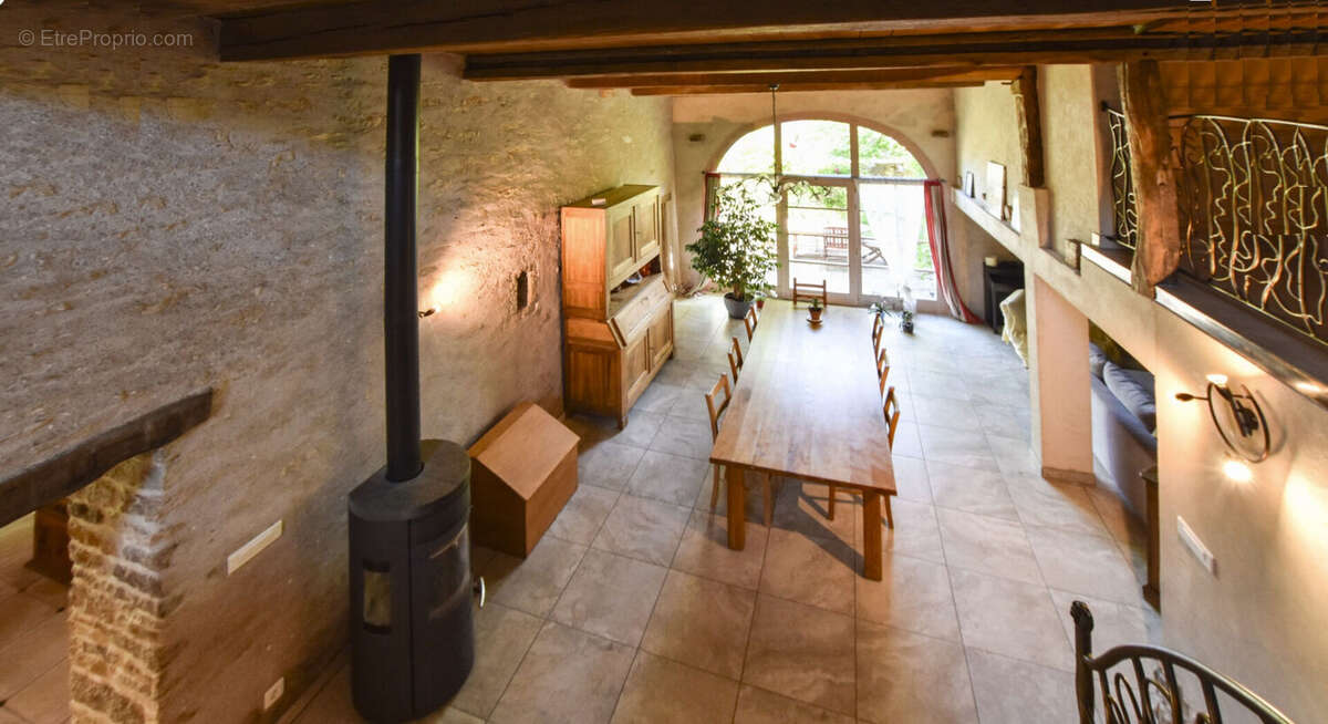 Maison 234 m2 Pleine de Charme et de cachet - photo 6