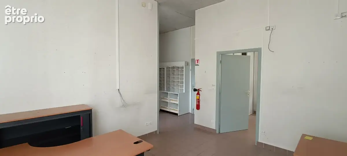 Ensemble Immobilier : Local Commercial (132 m2) + Logement Attenant (156 m2) - photo 5