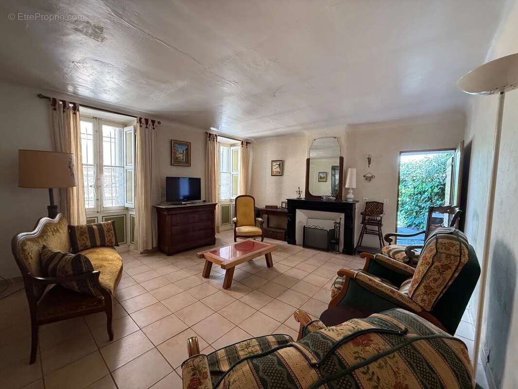 Maison à SAINTE-ANASTASIE-SUR-ISSOLE