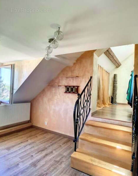 Maison à VETRAZ-MONTHOUX