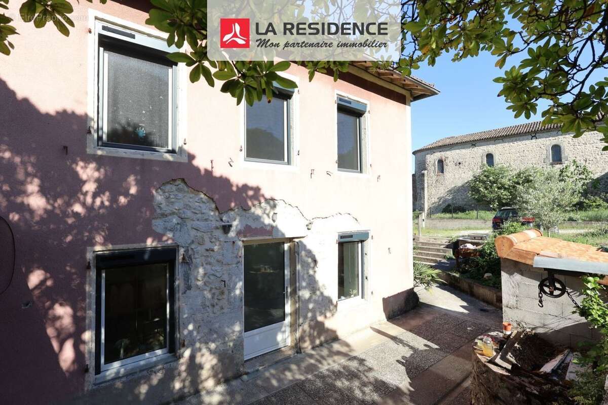 Maison 110 m² à Cornas  - photo 2