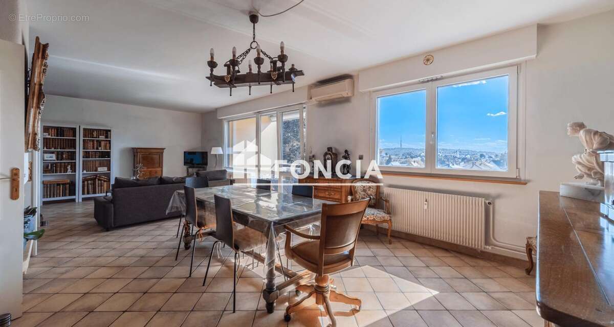 Superbe F5 de 121 m² dernier étage, traversant, 2 salle de bains et trois chambres, balcon sud-ouest et garage - photo 3
