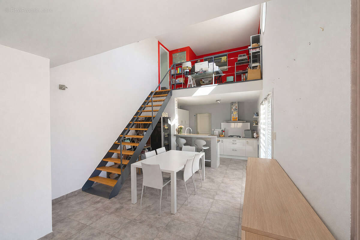 Maison à SAINT-MARCEL-LES-SAUZET