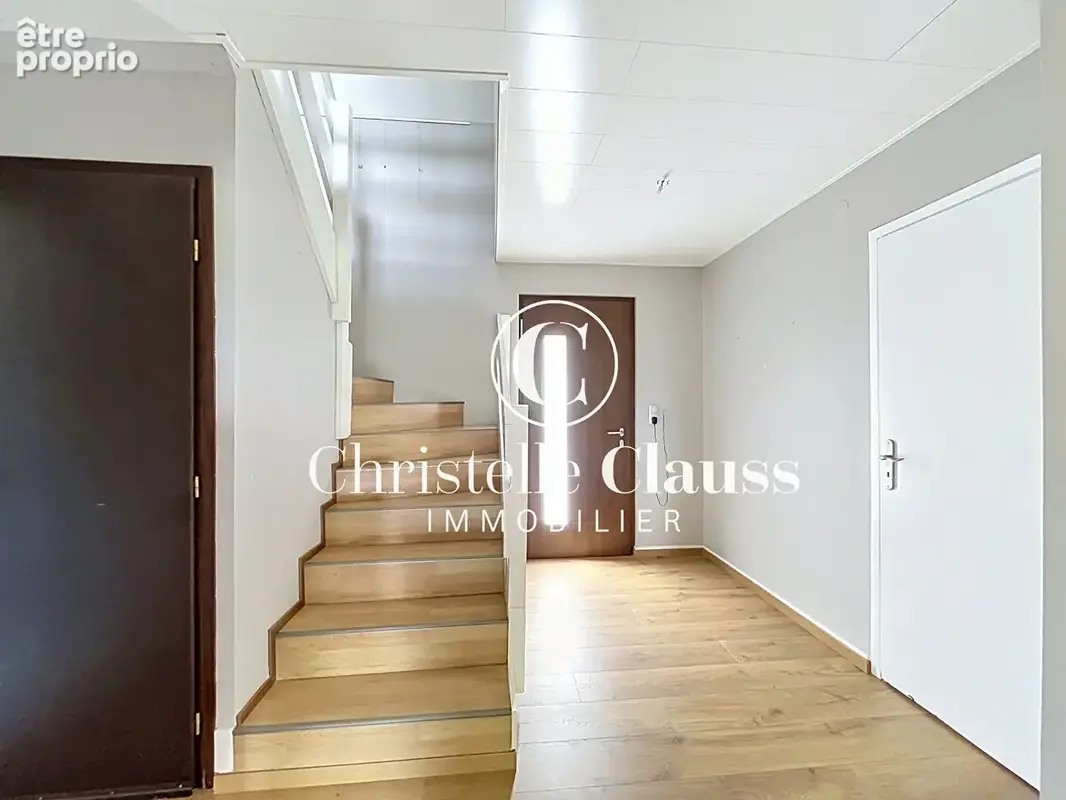 Maison familiale  avec jardin et double garage - photo 4