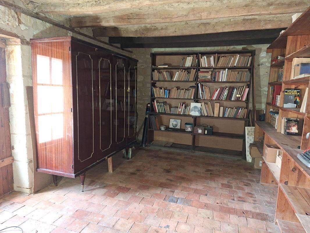 LERNÉ (37500) : Ensembles de Bâtisses à rénover (315 m2) - photo 8