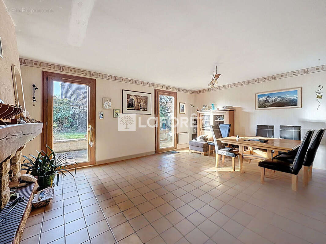 Maison à BARJOUVILLE