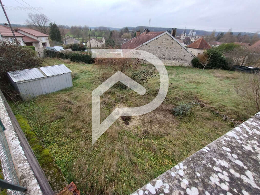 Terrain à VOUECOURT