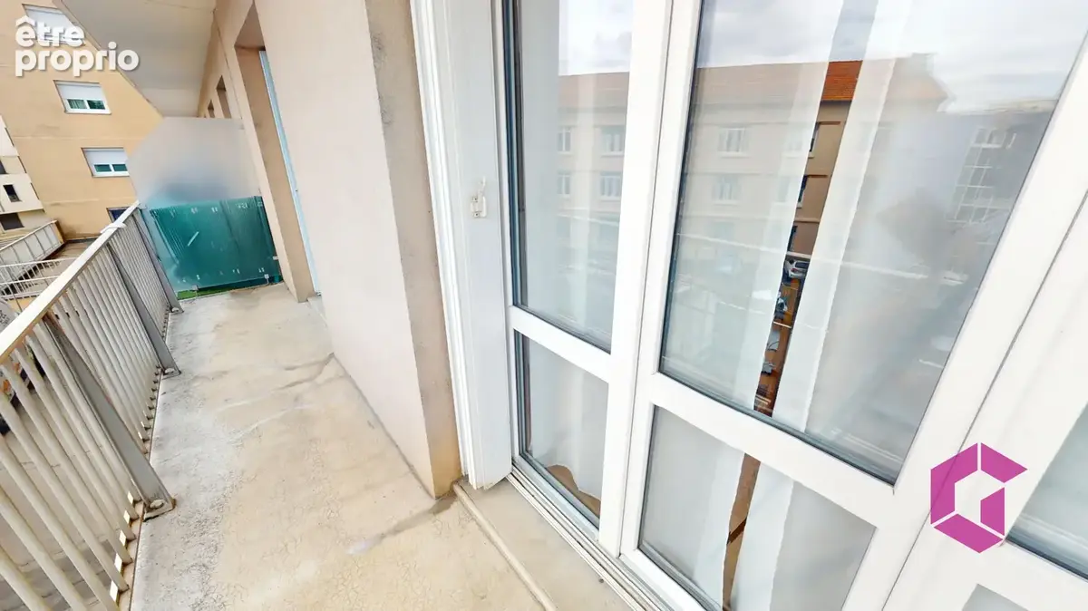 T4 traversant au 1er étage, avec ascenseur, balcons, cave et garage - photo 7