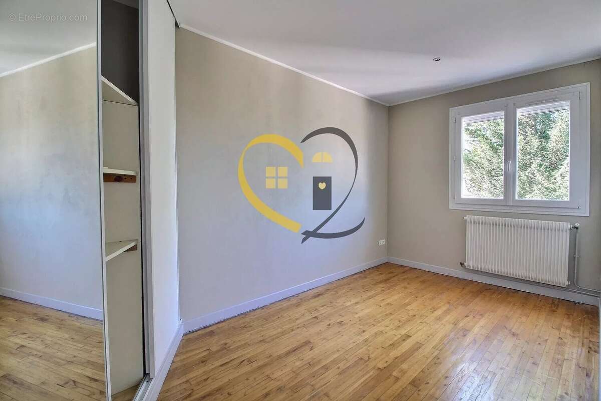 Maison à SAINT-DOULCHARD