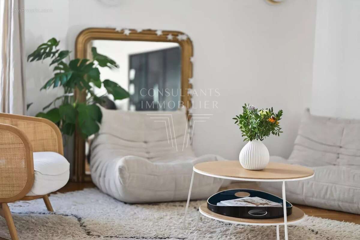 Appartement à PARIS-14E