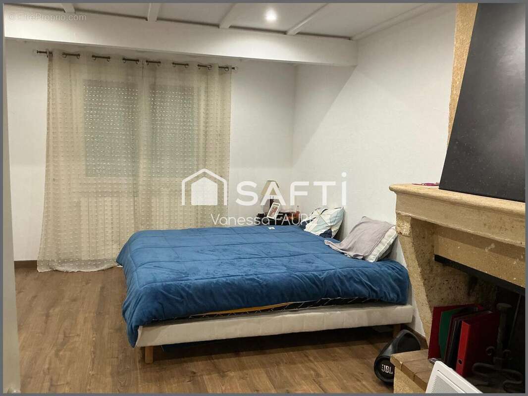 Maison 152 m² à Saint-Genes-De-Lombaud  - photo 7